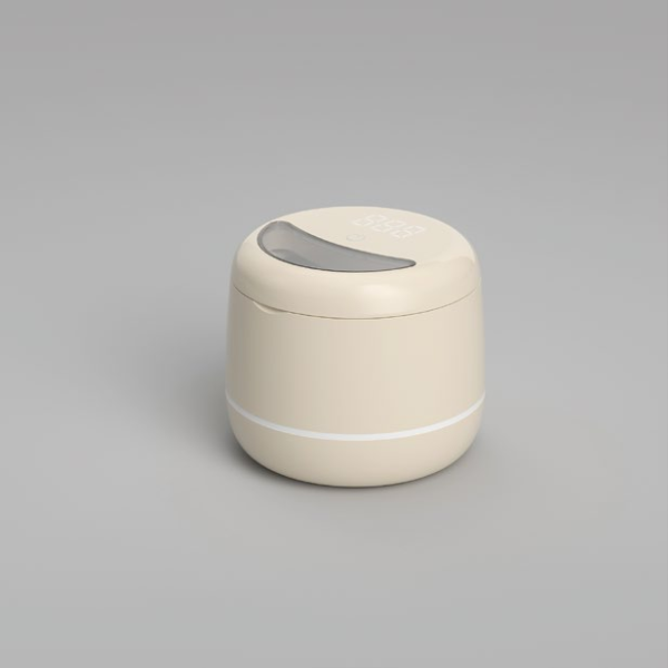 White ultrasonic retainer cleaner for dentures and aligners