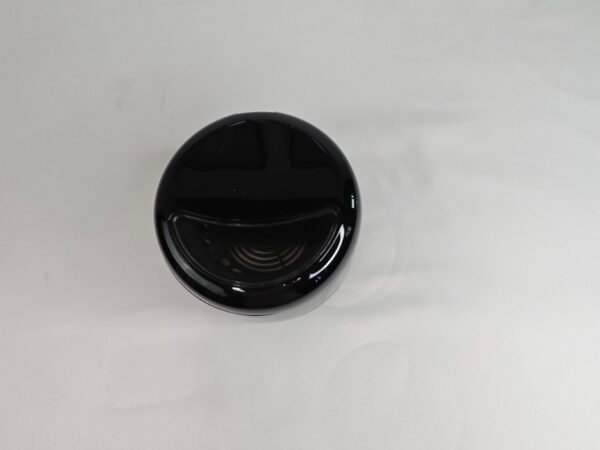 M9C3202 UV retainer cleaner closed lid front view