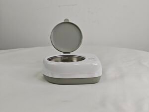 GZ-CS08 rechargeable ultrasonic retainer cleaner open front view